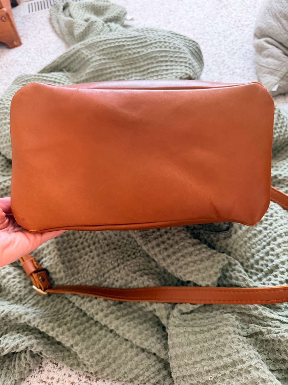 Portland Leather Butterfly Bucket Bag - Honey - Picture 4 of 8